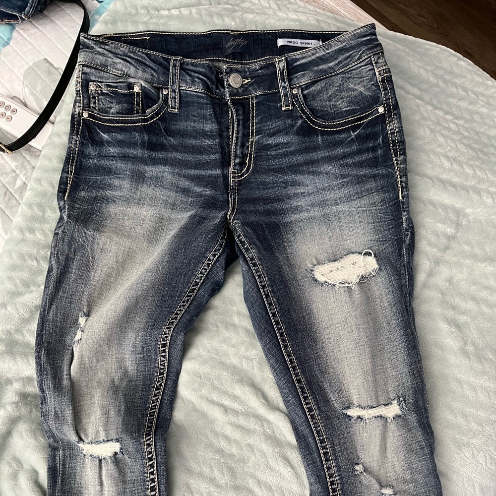 COPY - Buckle Daytrip distressed Virgo Skinny